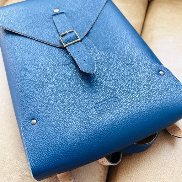 🎒 Experience Sustainability with the MUD Handcrafted Backpack🍀 - Picture 4 of 8